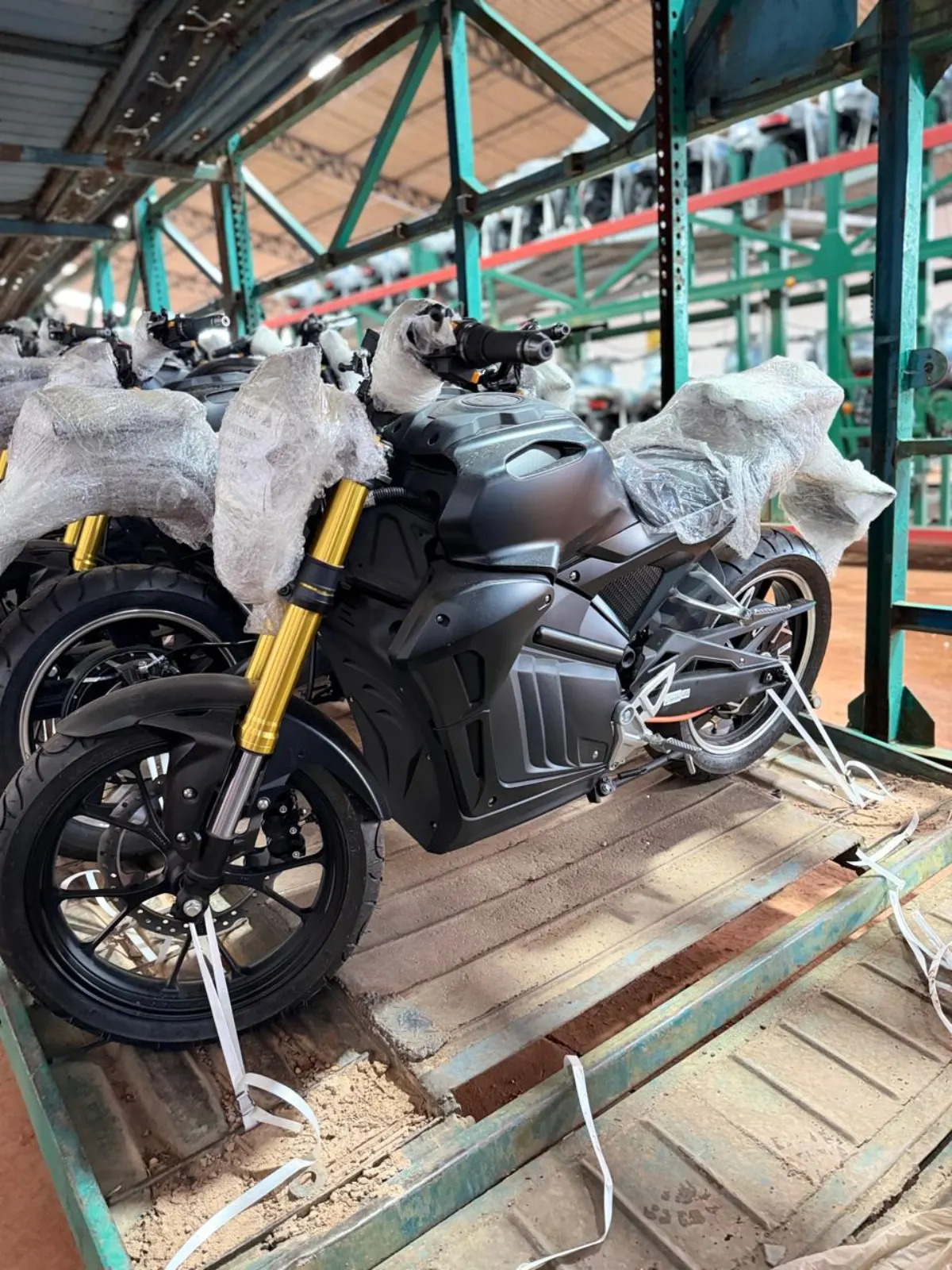 Motocicletas embaladas prontas para embarque